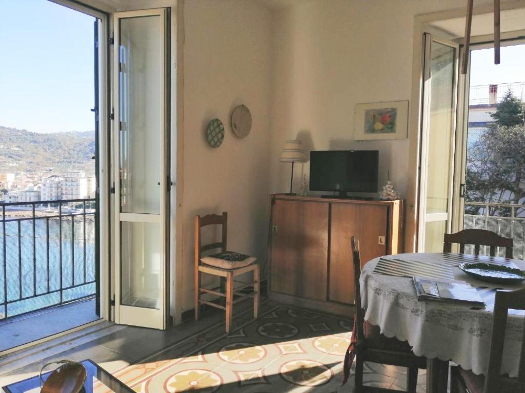 Panoramic Apartments In Villa In Center "The Beach And The Cliff" 1 Агрополи Екстериор снимка