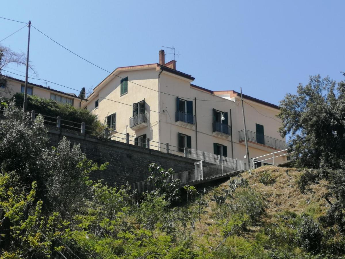 Panoramic Apartments In Villa In Center "The Beach And The Cliff" 1 Агрополи Екстериор снимка