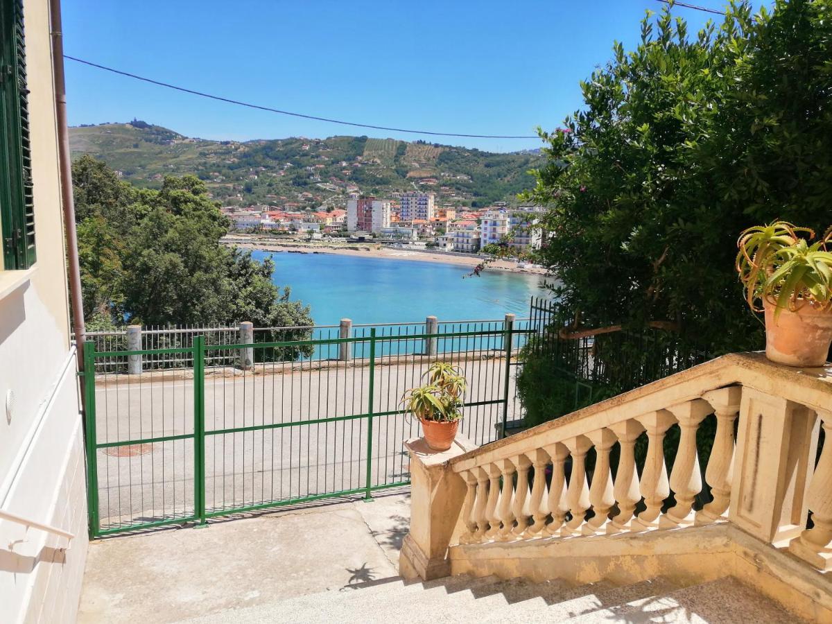 Panoramic Apartments In Villa In Center "The Beach And The Cliff" 1 Агрополи Екстериор снимка