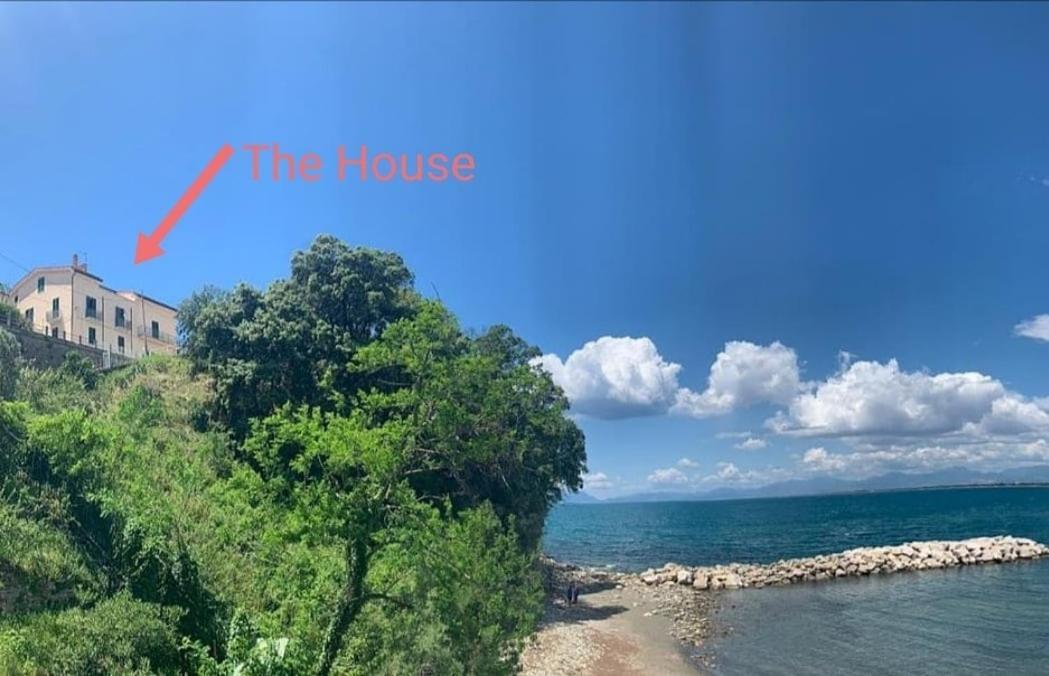 Panoramic Apartments In Villa In Center "The Beach And The Cliff" 1 Агрополи Екстериор снимка