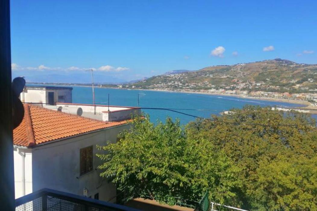 Panoramic Apartments In Villa In Center "The Beach And The Cliff" 1 Агрополи Екстериор снимка