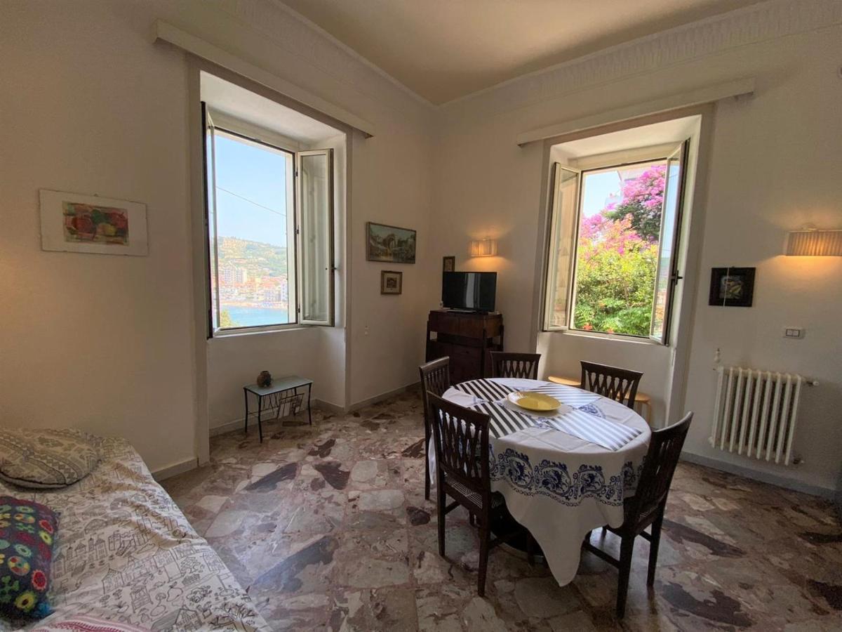 Panoramic Apartments In Villa In Center "The Beach And The Cliff" 1 Агрополи Екстериор снимка
