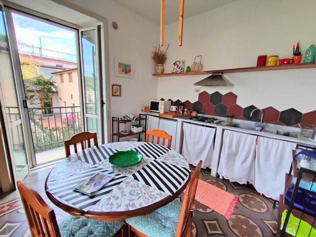 Panoramic Apartments In Villa In Center "The Beach And The Cliff" 1 Агрополи Екстериор снимка