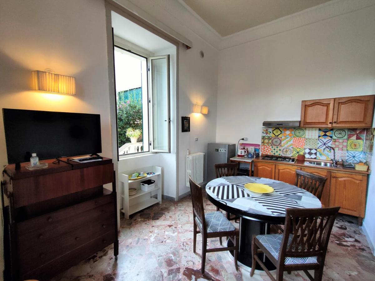Panoramic Apartments In Villa In Center "The Beach And The Cliff" 1 Агрополи Екстериор снимка