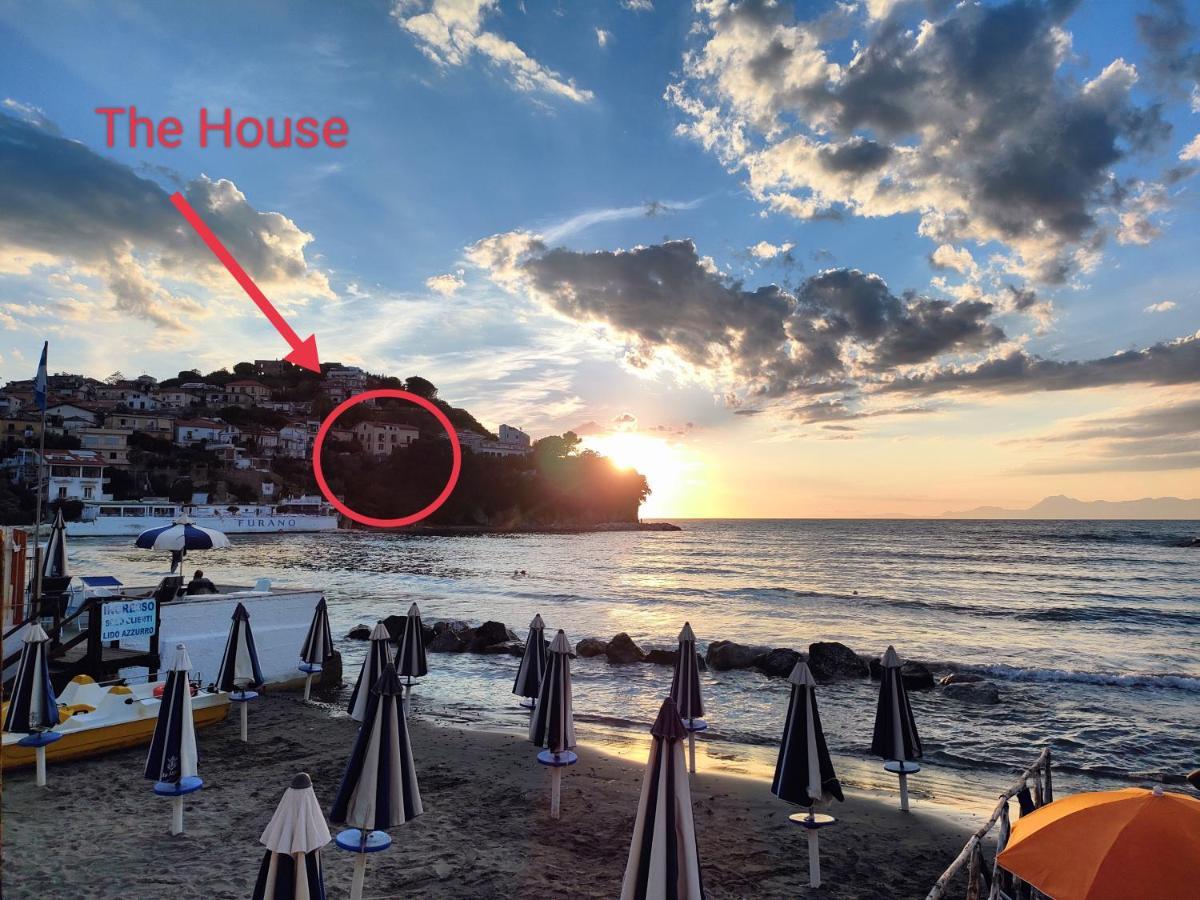 Panoramic Apartments In Villa In Center "The Beach And The Cliff" 1 Агрополи Екстериор снимка