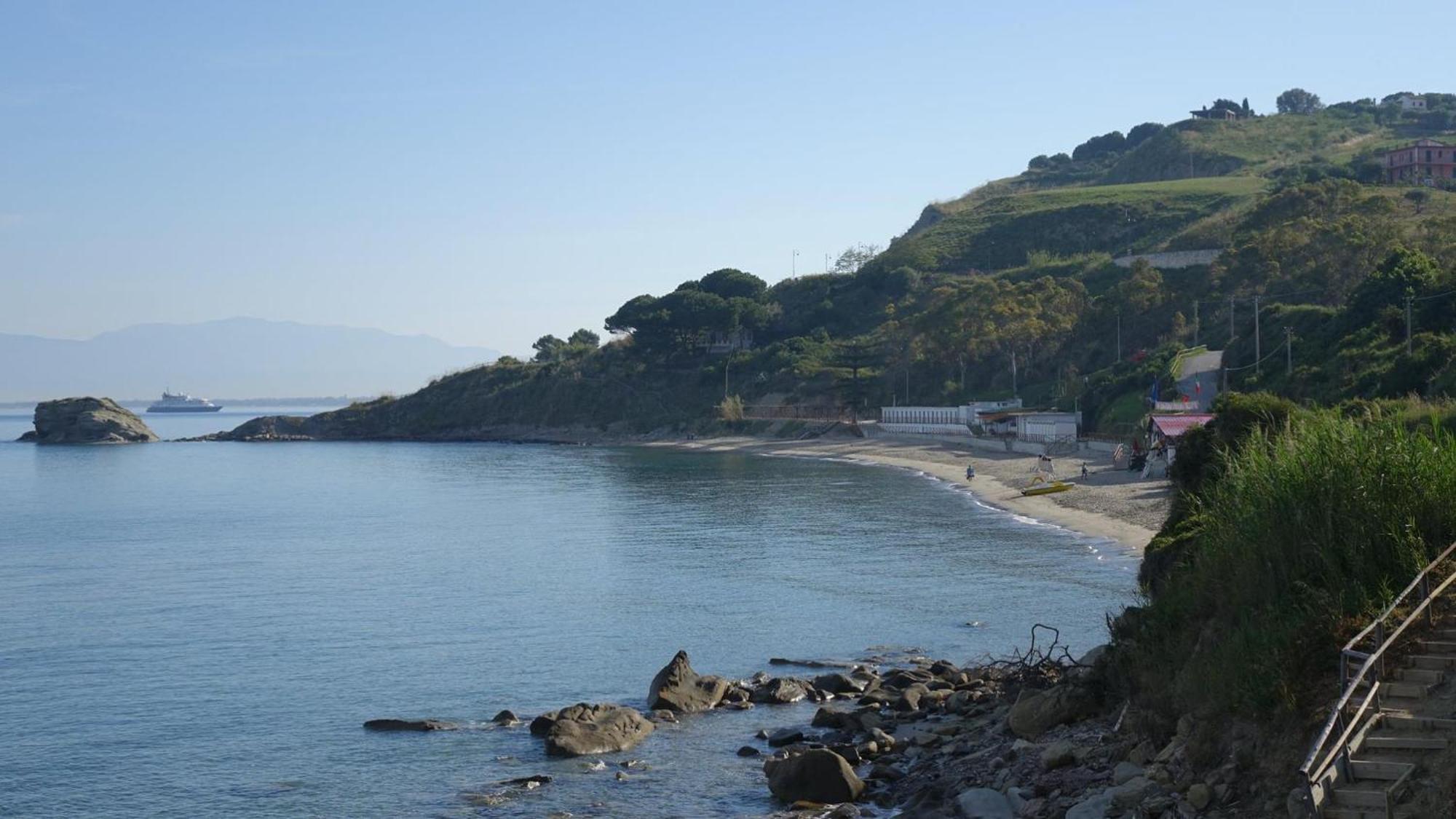 Panoramic Apartments In Villa In Center "The Beach And The Cliff" 1 Агрополи Екстериор снимка