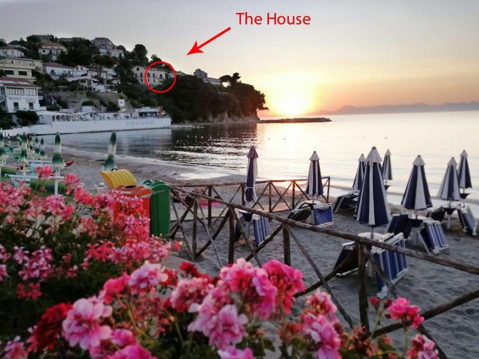 Panoramic Apartments In Villa In Center "The Beach And The Cliff" 1 Агрополи Екстериор снимка